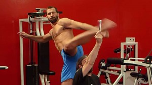 الايفون 6s ضد ملاكم UFC