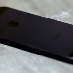 الايفون 5 باللون الأسود الغامق